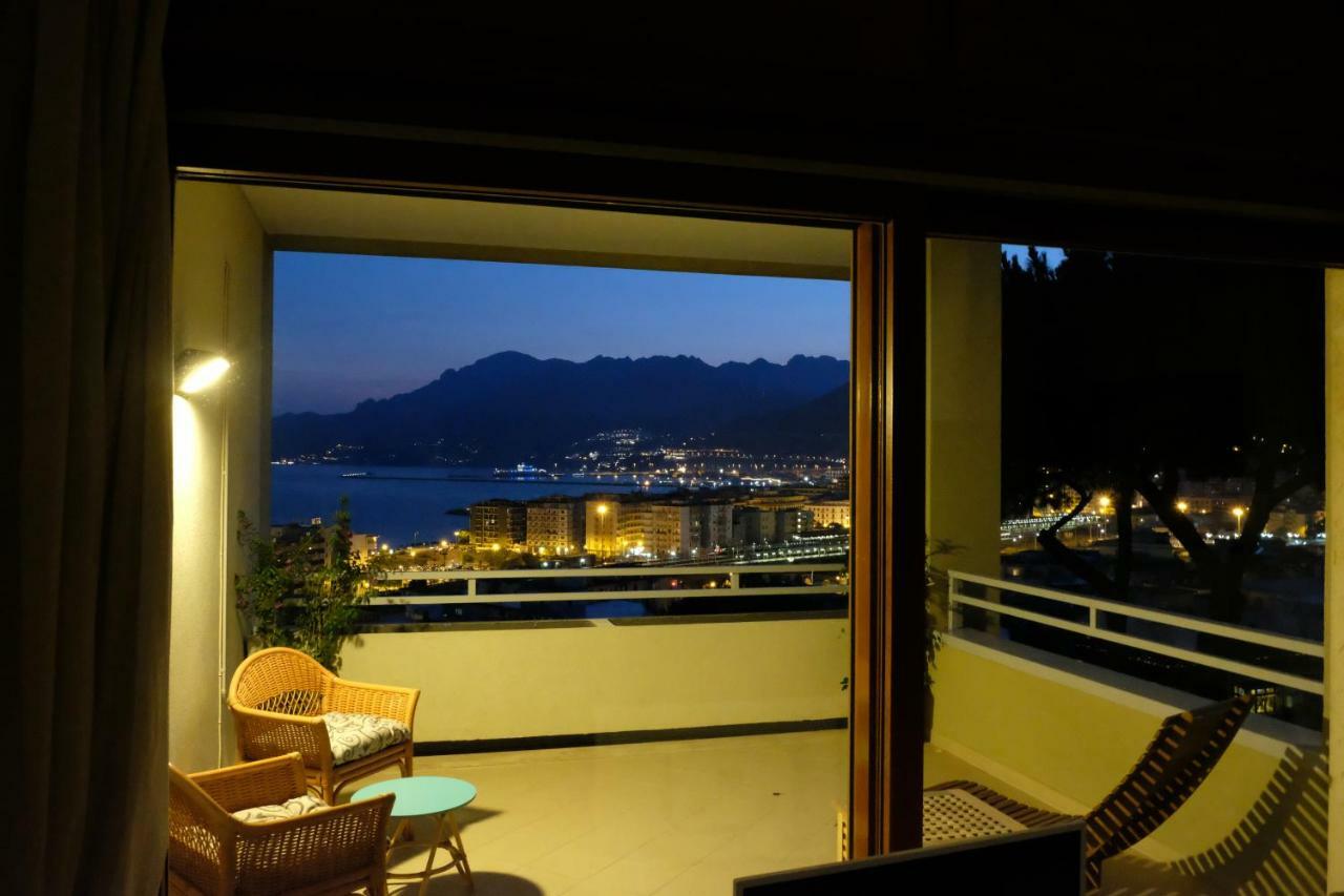 Suite Inn Salerno Bagian luar foto